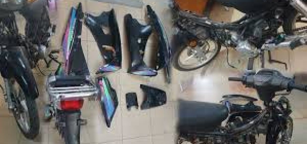 Drie verdachten aangehouden na diefstal van bromfietsen in Livorno