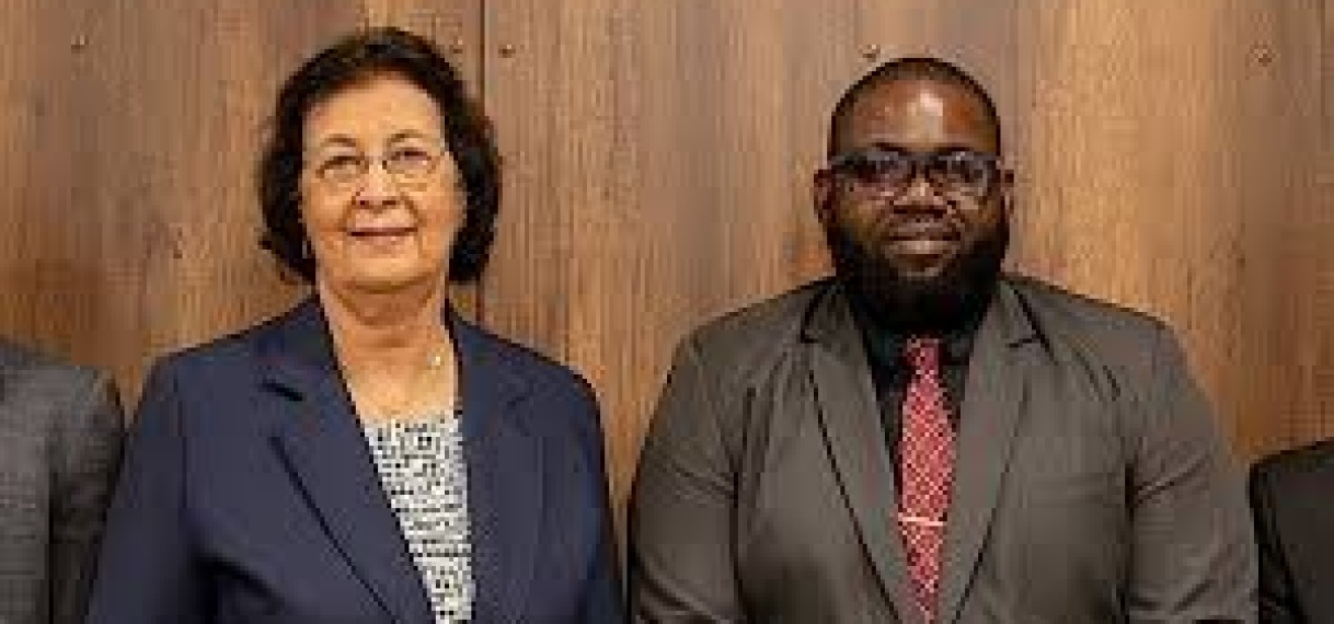 Pres-Com TAS legt functie neer