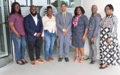 Surinaamse verpleegdocenten op kennisuitwisseling in België