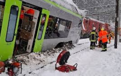 Lawine laat trein in Zwitserland ontsporen: zeker vijf gewonden