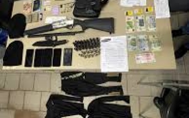 Politie Redi Doti houdt twee verdachten aan; twee anderen voortvluchtig