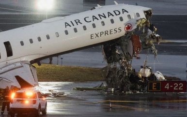 UPDATE: Verkeersleider neemt schuld op zich na dodelijke vliegtuigbotsing in New York: “Ik heb het verprutst.”