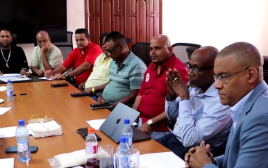 Rijstboeren tevreden over nieuwe padieprijs na overleg met LVV