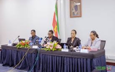 Minister Wijnerman licht aanvullende obligatielening toe