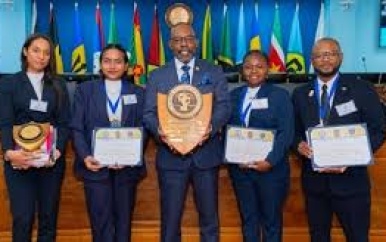 Anton de Kom Universiteit wint CCJ International Law Moot