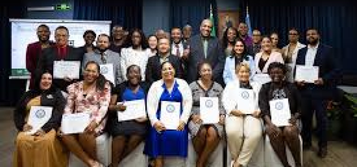Economische diplomatie centraal bij afsluiting cursus Suriname Diplomaten Instituut