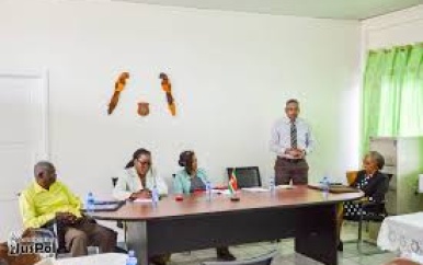 Onderwijs en begeleiding in Jeugddoorgangscentrum Opa Doeli centraal tijdens werkoverleg