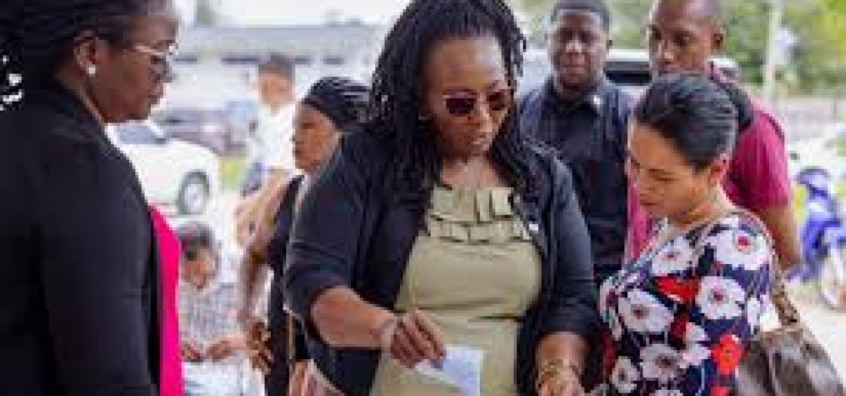 Distributie Moni Karta in Para verloopt succesvol