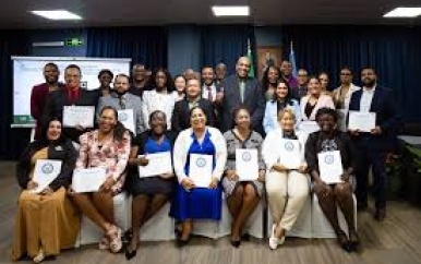 Economische diplomatie centraal bij afsluiting cursus van Suriname Diplomaten Instituut