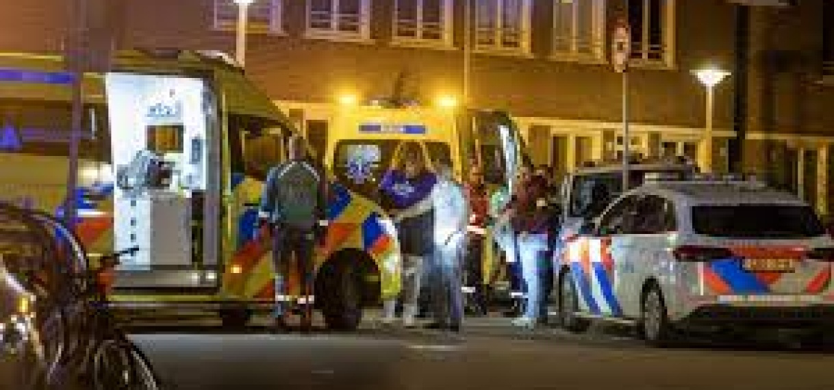 Zeven gewonden door explosie bij portiekwoning in Amsterdam
