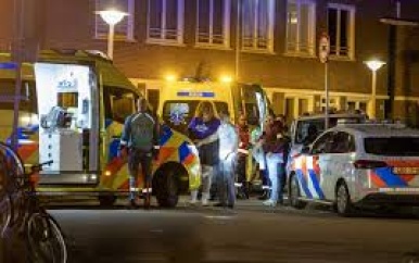 Zeven gewonden door explosie bij portiekwoning in Amsterdam