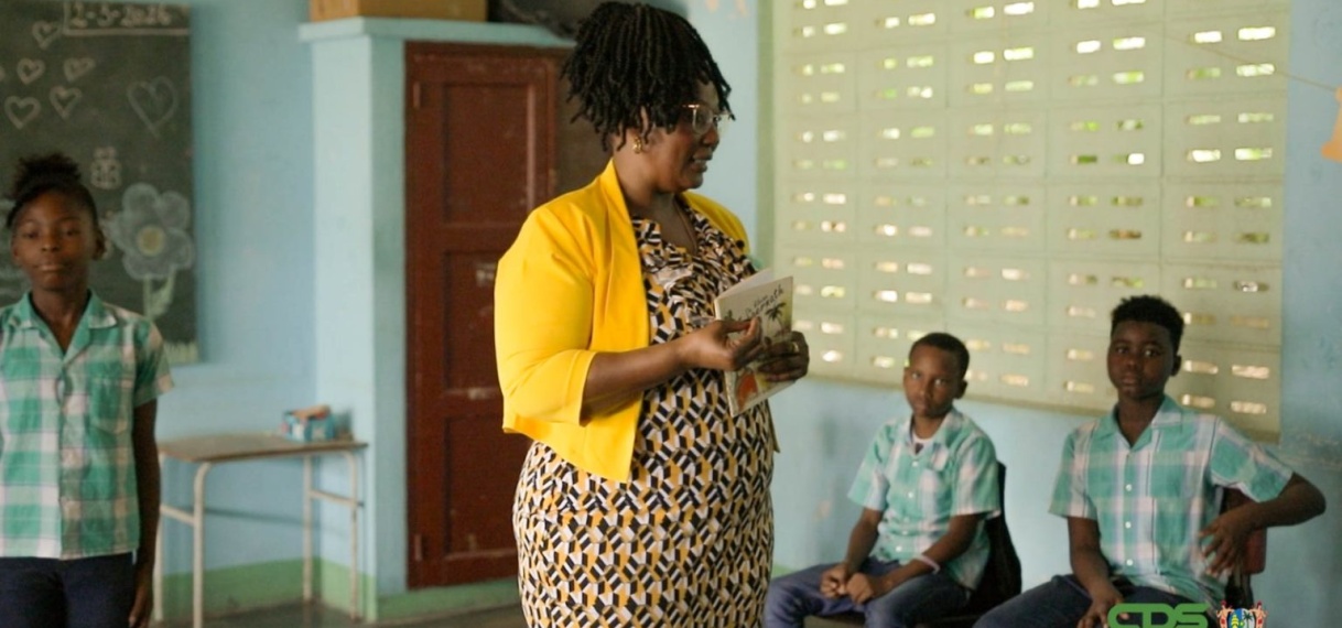 Minister Diana Pokie: “Door veel te lezen, kom je veel te weten”