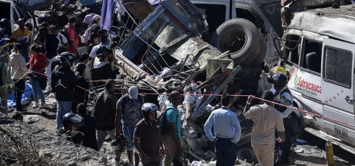 Dodelijke explosie in bus Colombia; geweld loopt op