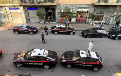 Bankoverval in Napels: 25 gijzelaars, daders ontsnappen via riool