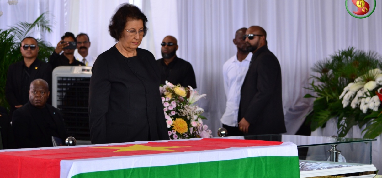 President Simons bij uitvaart Santokhi: “Hij heeft zijn taken afgerond”