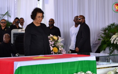 President Simons bij uitvaart Santokhi: “Hij heeft zijn taken afgerond”