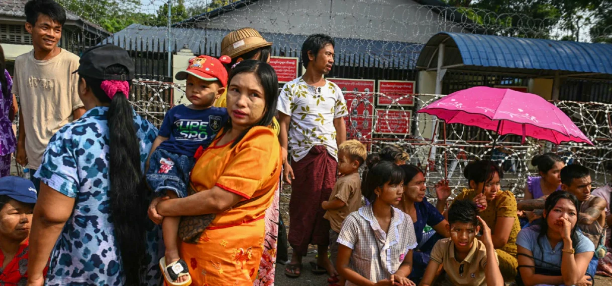 Myanmar schaft doodstraf af; strafkorting voor Suu Kyi