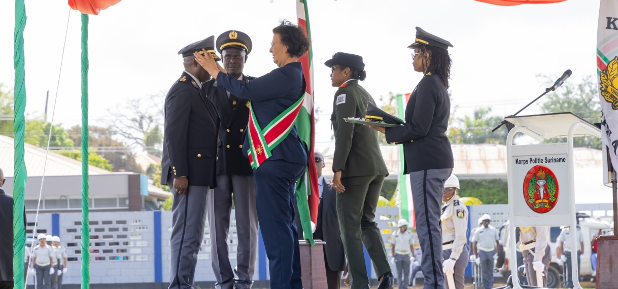 Melvin Pinas officieel benoemd tot korpschef