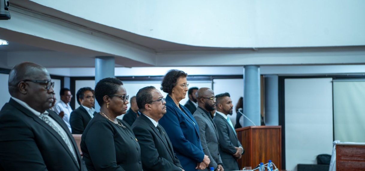 DNA houdt rouwvergadering voor oud-president Santokhi