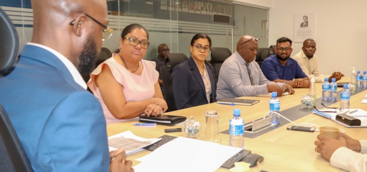 Nieuw bestuur Regionaal Ziekenhuis Wanica geïnstalleerd