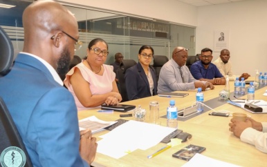 Nieuw bestuur Regionaal Ziekenhuis Wanica geïnstalleerd