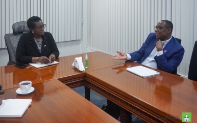 IMF-vertegenwoordiger Amo-Yartey sluit missie in Suriname af met afscheidsbezoek