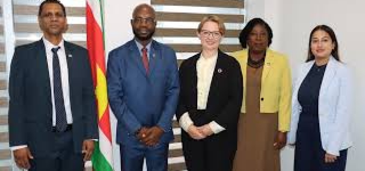 VS en Suriname bespreken versterking gezondheidszorg