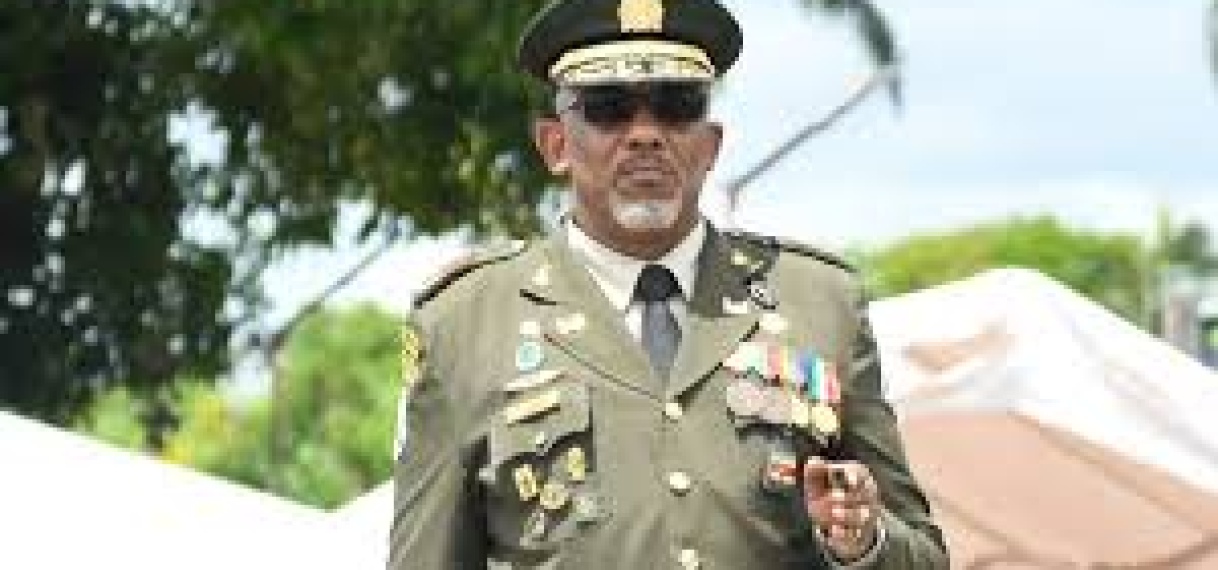 Mitchell Labadie officieel nieuwe bevelhebber Nationaal Leger