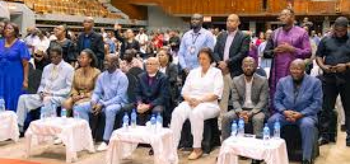 President onderstreept belang van gebed en naastenliefde in Suriname