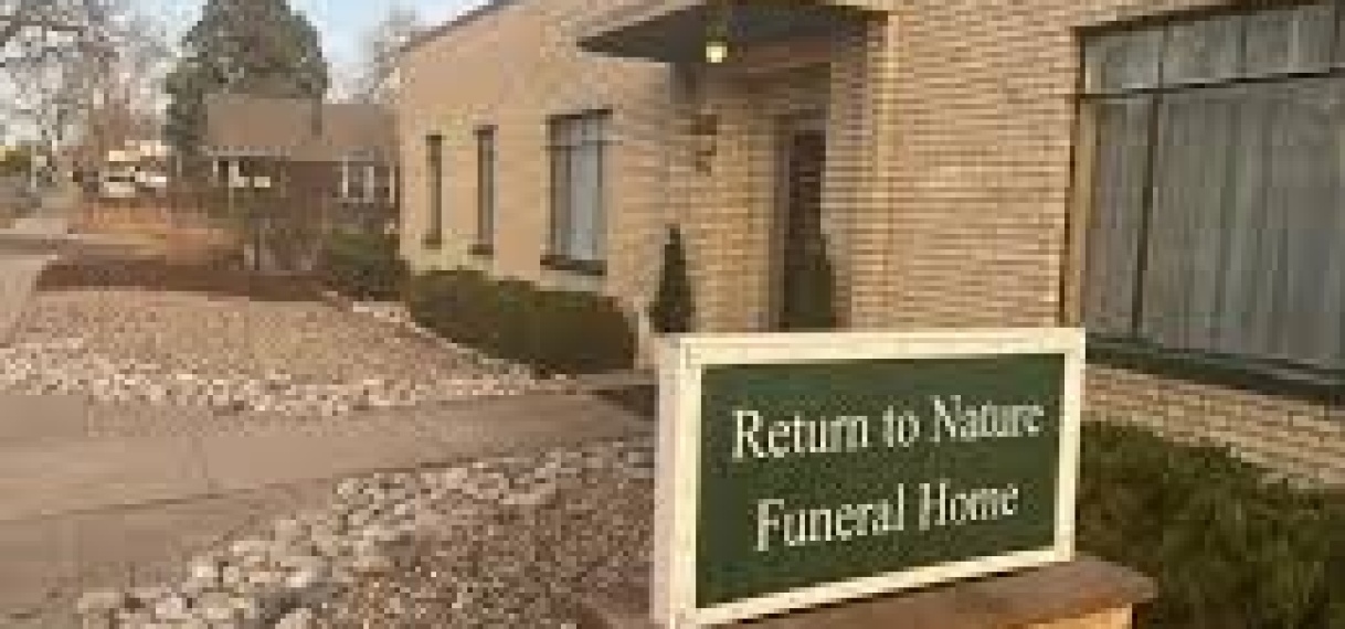 Eigenares uitvaartcentrum VS krijgt tientallen jaren cel voor verbergen 189 lichamen