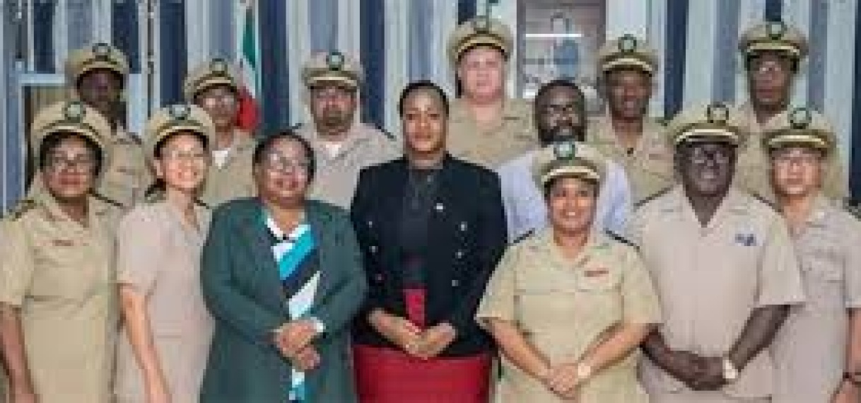 Minister Huur ontvangt districtsplannen 2027