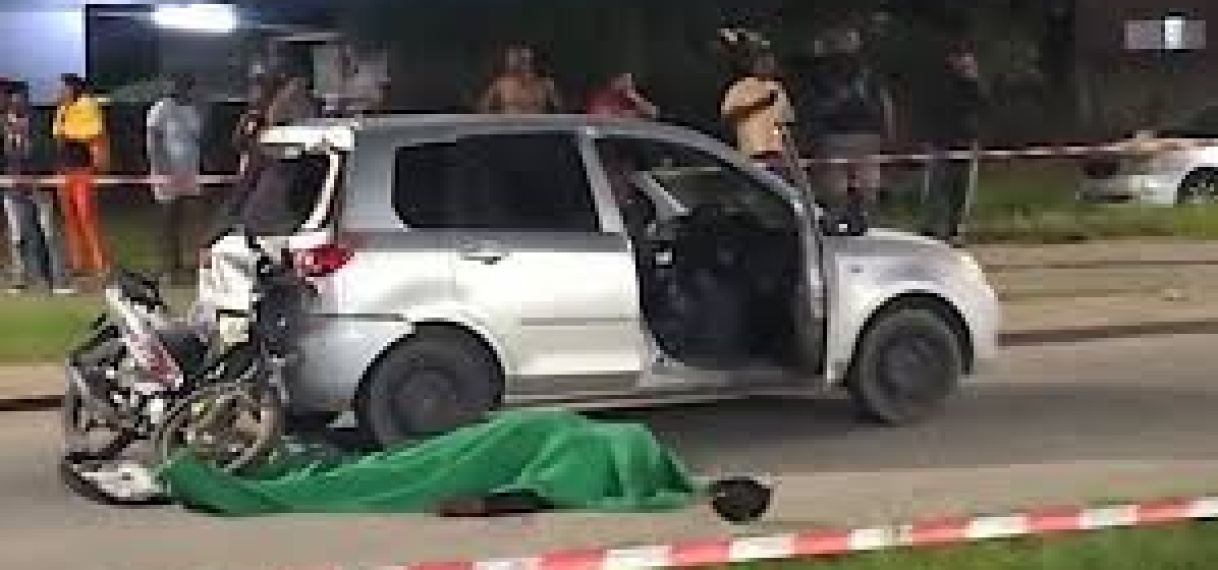 Bromfietser dood na botsing tegen auto aan Coesewijnestraat