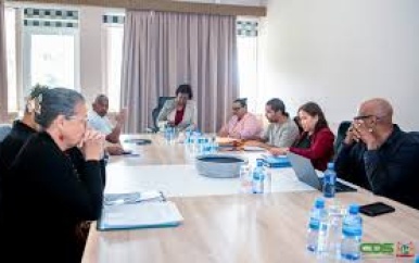 President en Suriname Seafood Association buigen zich over uitdagingen visserijsector