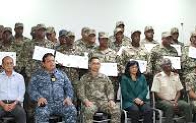 Militairen ronden cursus tot Groepscommandant succesvol af