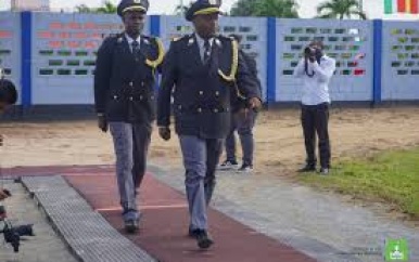 Minister van Financiën en Planning woont installatie nieuwe Korpschef bij