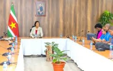 Vakbond EBS legt conflict voor aan president Simons