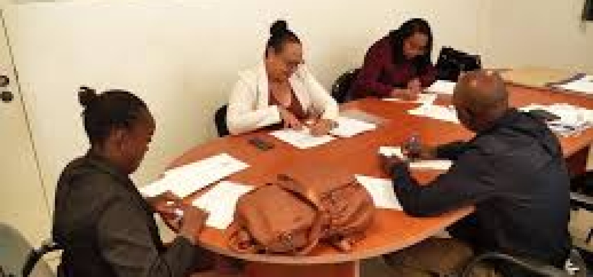 Ondertekening PEU-contract belangrijke stap in versterking luchtvaartsector