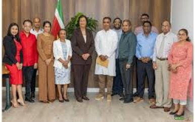 Sanatan Dharm bespreekt maatschappelijke rol met president Simons