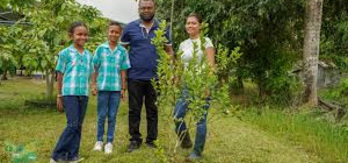 LVV betrekt scholieren bij Wereld Aarde Dag in Nieuw-Amsterdam