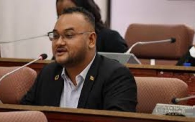 DNA-lid Lalmahomed roept president op tot ingrijpen bij staking AdeKUS