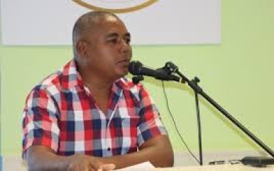 Lloyd Pool herkozen als voorzitter ABPLAZ