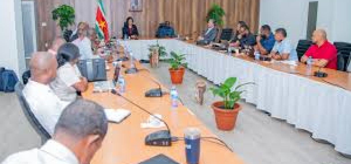 UPDATE: SATCA en president bespreken knelpunten luchtverkeersleiding