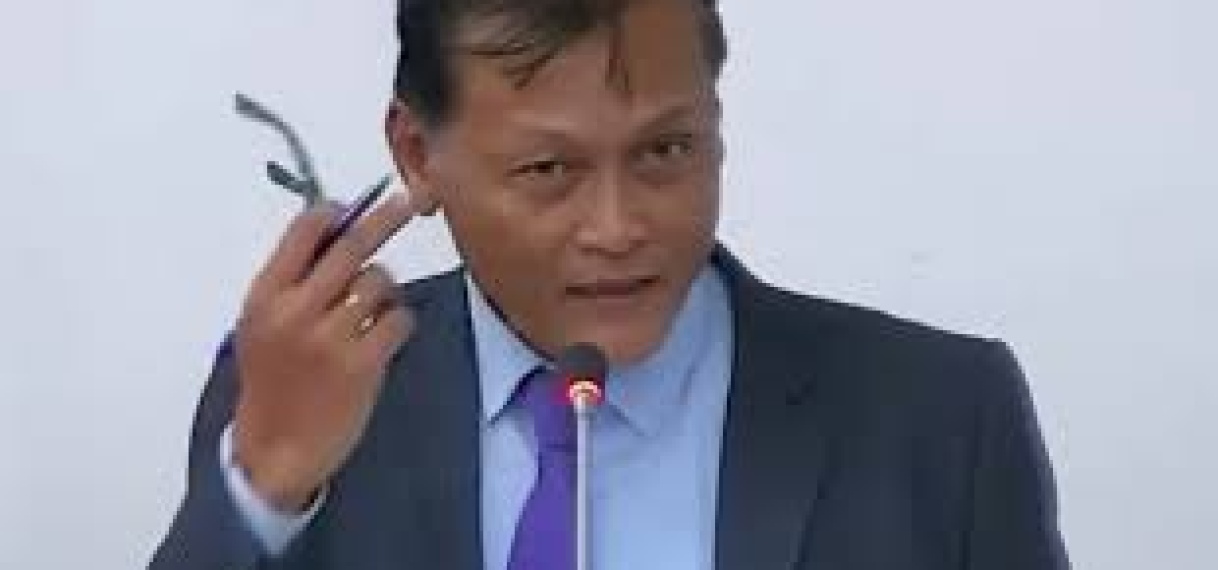 Sapoen vindt dat TCT minister moet opstappen; geen concrete oplossing luchtverkeersleiders