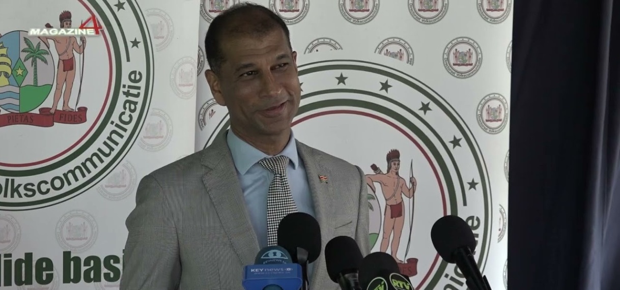 Minister Brunings waarschuwt voor mogelijke prijsstijgingen brandstof