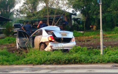 23-jarige bestuurder komt om bij verkeersongeval