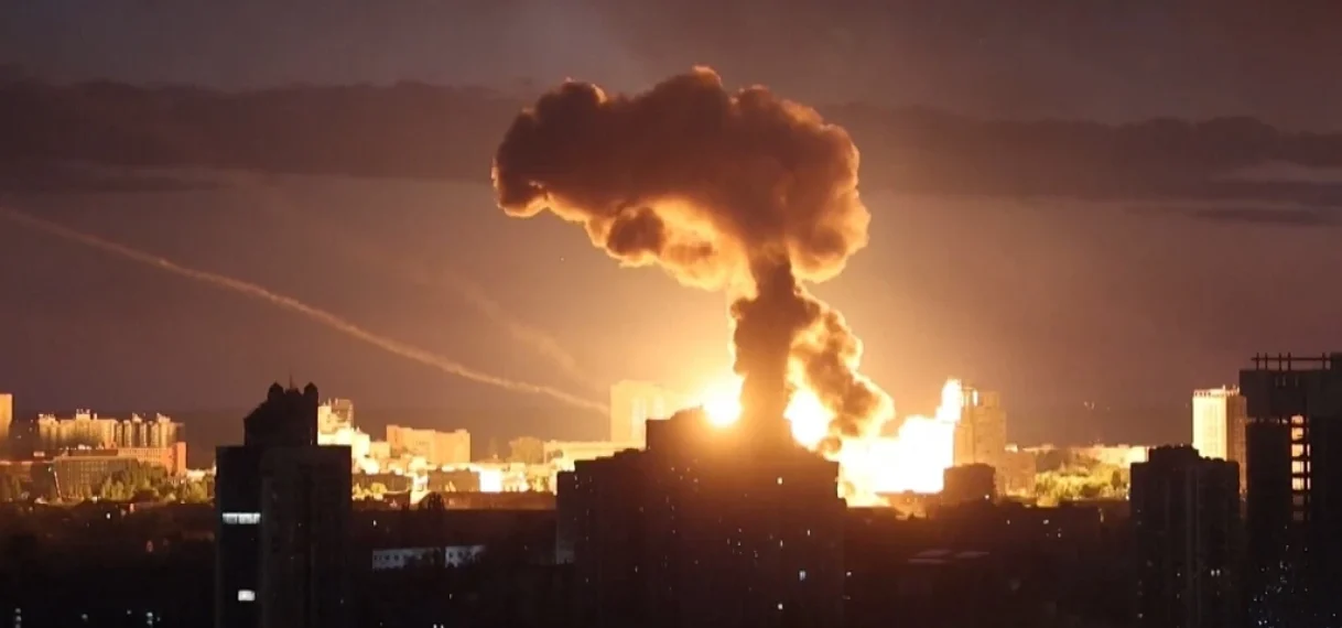 Grootschalige Russische aanval op Kyiv en omgeving: ‘Een vreselijke nacht’