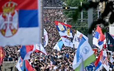 Massaprotest in Servië tegen president Vucic