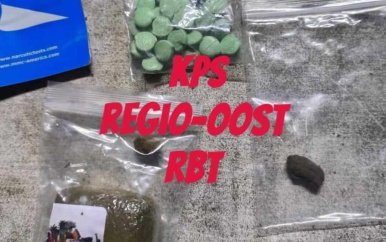 Bestuurder aangehouden na vondst van hasj en xtc bij controle in Stolkertsijver
