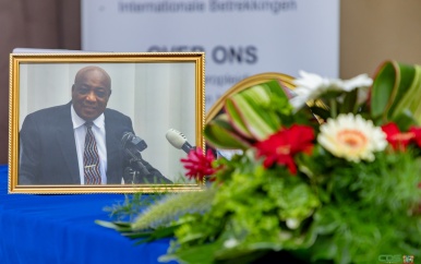 Eerste Jules Wijdenbosch-lezing gehouden op de universiteit