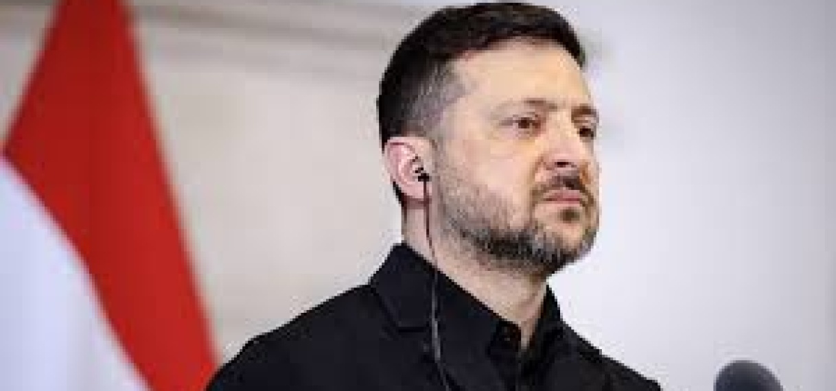 Zelensky kondigt legerhervormingen aan: hoger loon en eervol ontslag